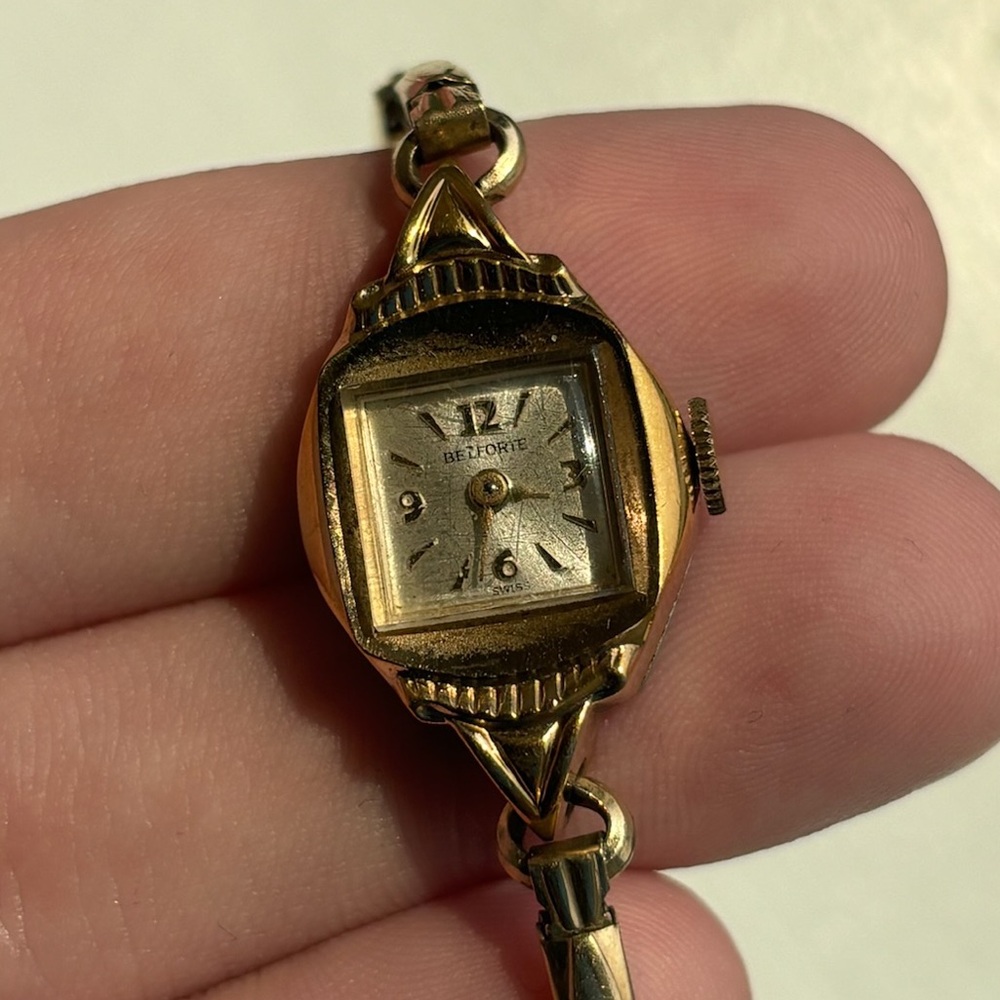 Vintage Beforte Swiss Gold-Plated Women's Watch – Timeless Elegance
